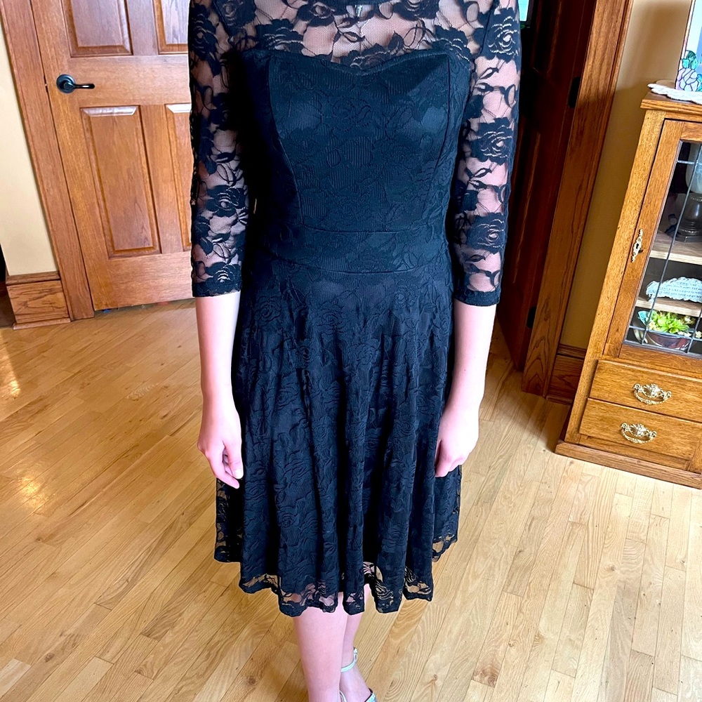 Black lace dress w 3/4 length sleeves in EUC